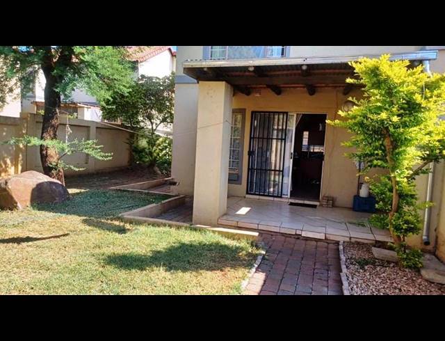 2 BEDROOM TOWNHOUSE FOR SALE IN ANNLIN